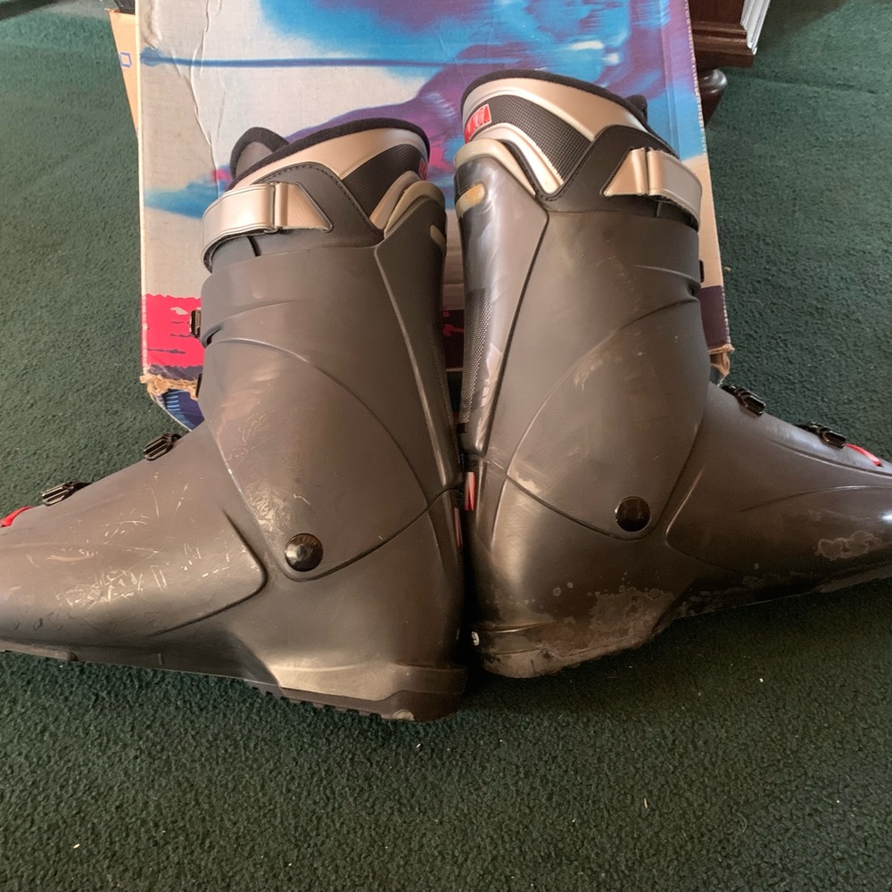 Men’s Tecnica size 10.5 gray ski boot good condition rarely used - Picture 3 of 4